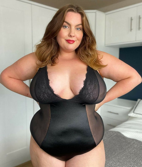 Lauren Dungey model naked photos