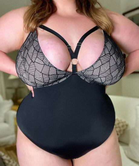 Lauren Dungey beautiful star gallery