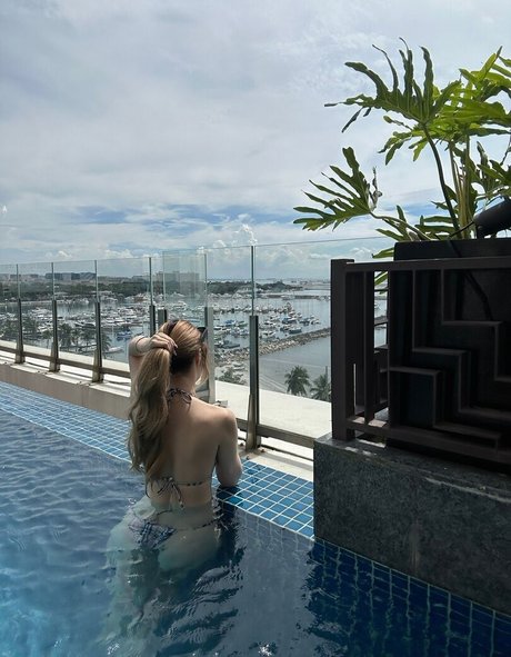 JuliaMajch nice actress image