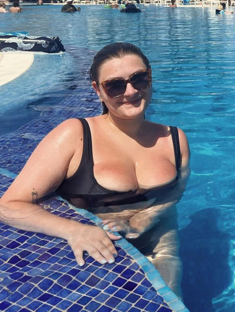 light onlyfans hot sexy img