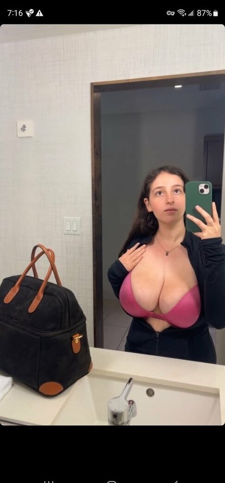 BustyMor N star high quality pic