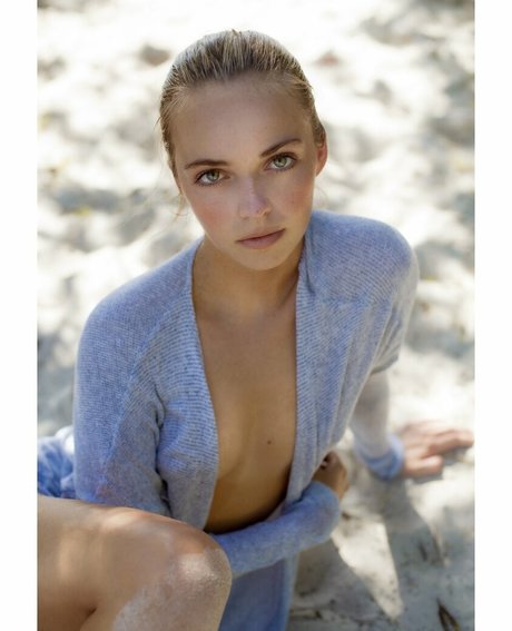 Whitney Thornqvist pretty model photo