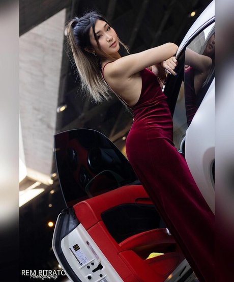 Samantha Tan model exclusive pics