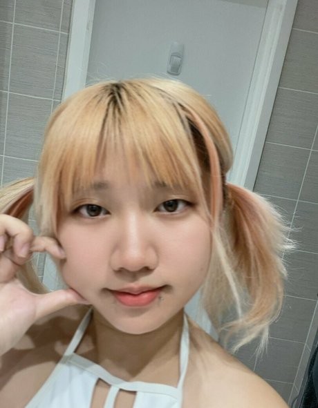 leynnercutie sexy actress pic