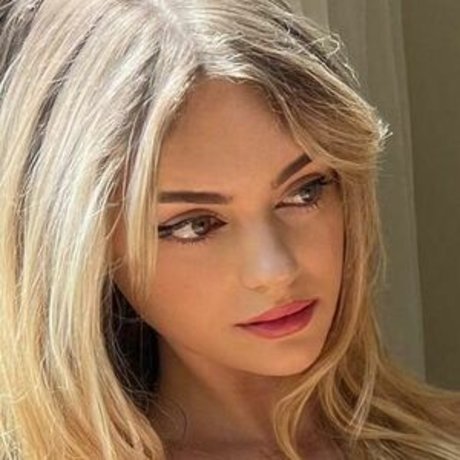 Bellashhh pretty model photo