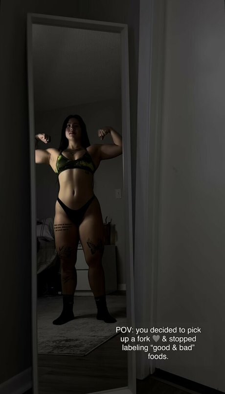 Layla Zinser star nude pic