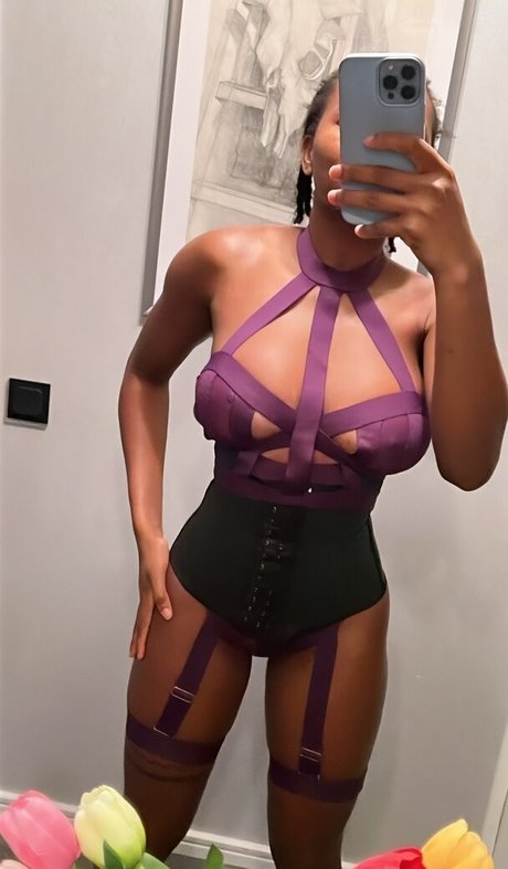 a desuwa__ art model photo