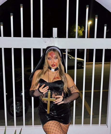 aricedress naked model photos