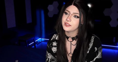 Gloryhole Swallow nice model pic