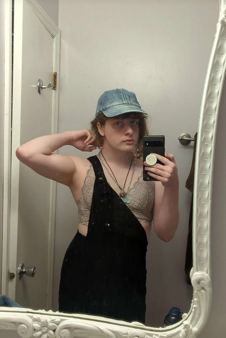 LeadHead model art photos