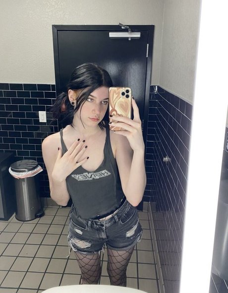 Trashpotatopie pornographic actress pictures