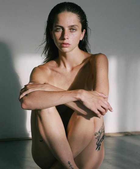 Yali Hoizzner beautiful star img