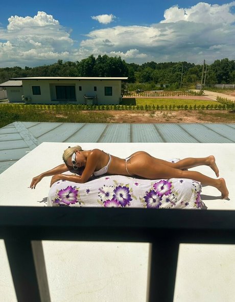 sashastoneasia beautiful actress img