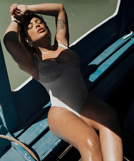 Paula Freitas star best pics