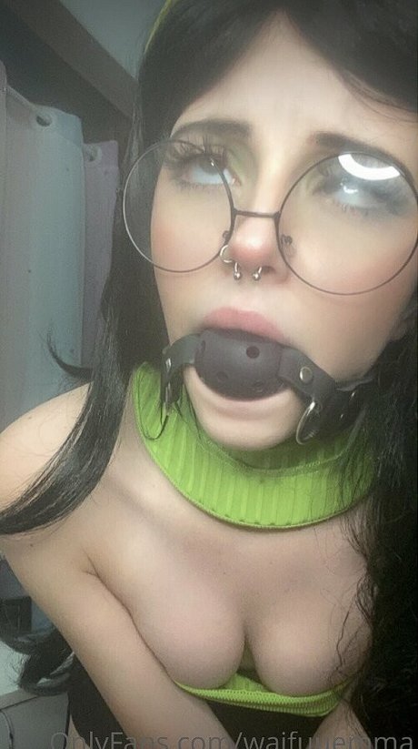 emmyyyraee pornstar nudes gallery