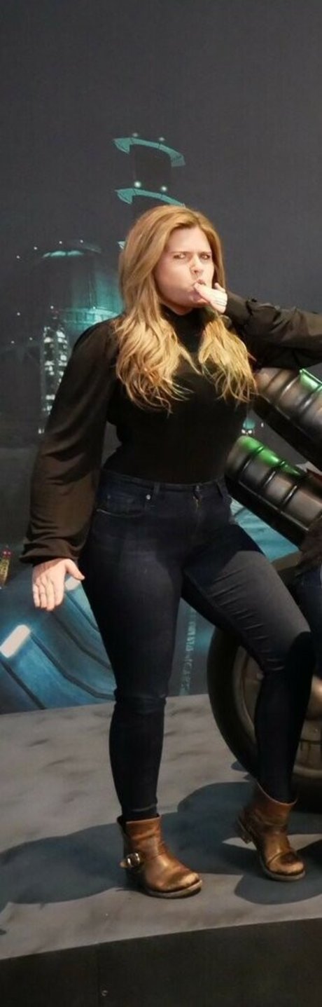 Erica Lindbeck model best images