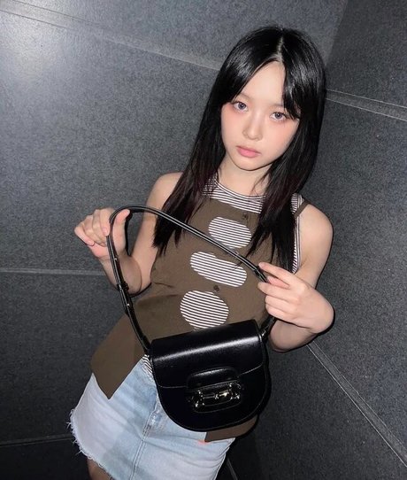 Hanni Pham sexy pornstar photo