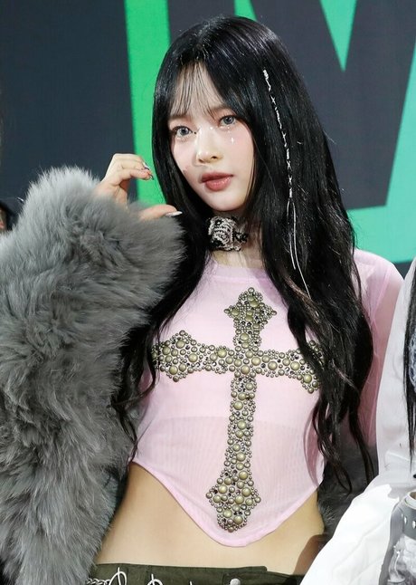 Hanni Pham pornographic model pictures