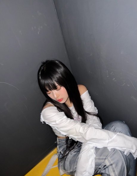 Hanni Pham sexy model galleries