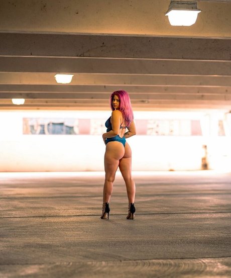 squat riding onlyfans nude photo