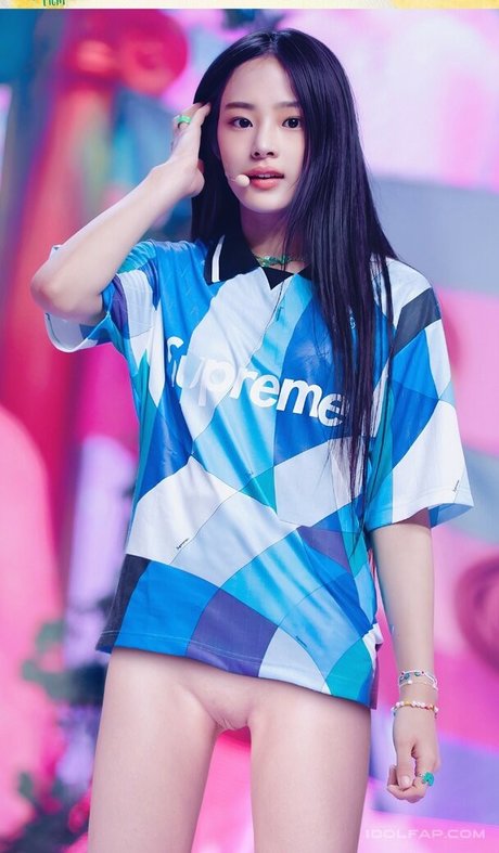 NewJeans nude star archive