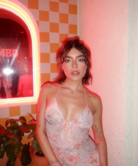 Sabrina Quesada star pornographic pic