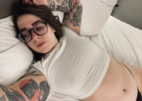 Stepstool Sarah nice actress pic