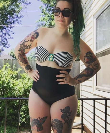 blonde yoga onlyfans hd image