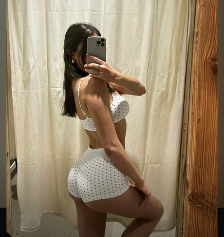 Lane Meredith model xxx photo