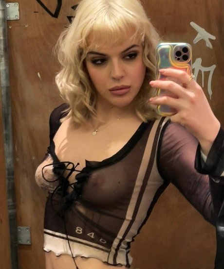 Marija P star art pics