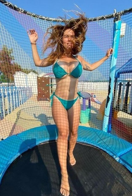 big tits cougar onlyfans erotic pics