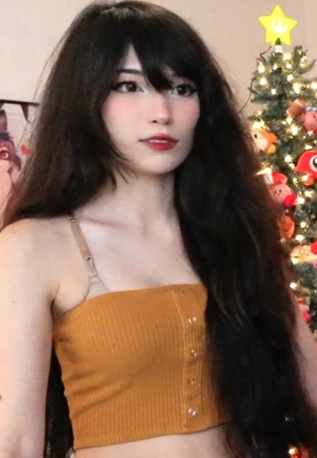 Emiru hd pornstar photos