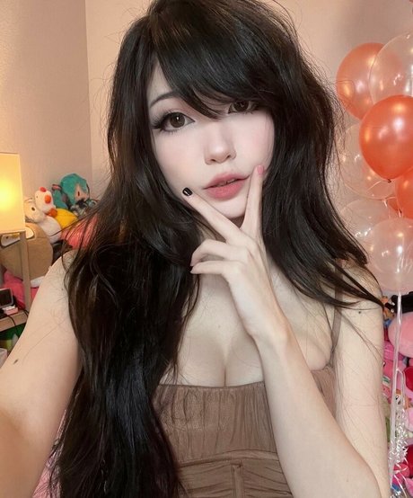 Emiru beautiful pornstar img