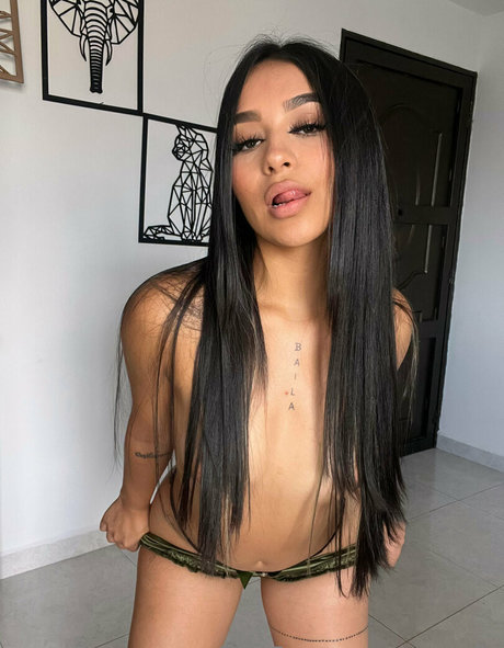 carosofia nudes model images