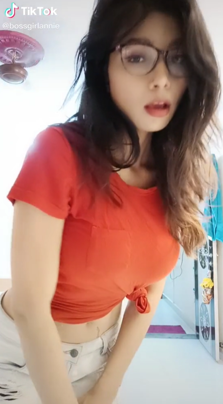 Annie Sharma Quick model image