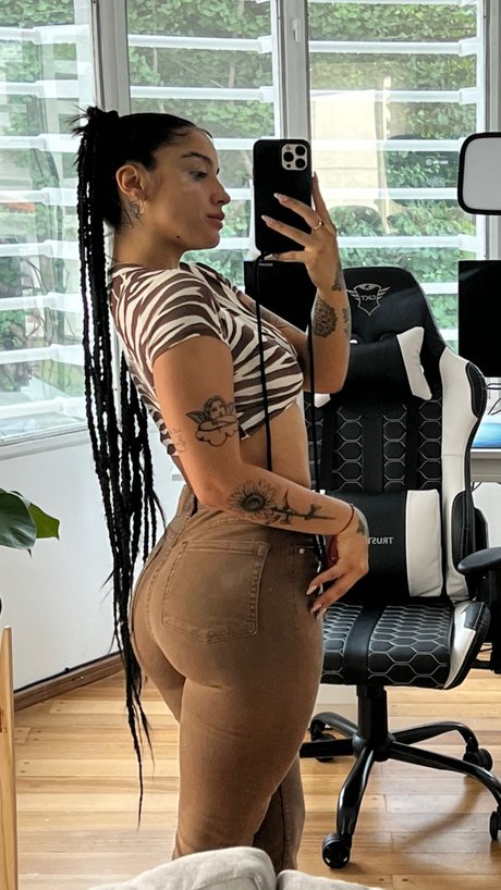 La Chilena hd model photo