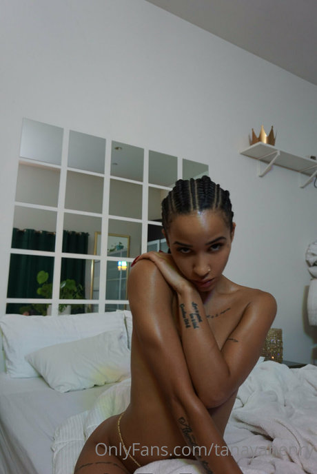 Tanaya Henry pornstar sexy image