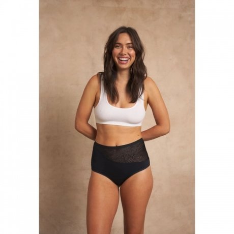 Sydney Louise Williams model naked picture