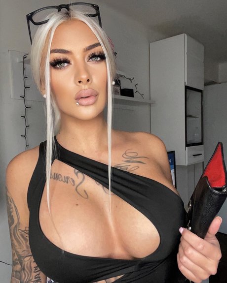 Deminecka_ star sexy picture