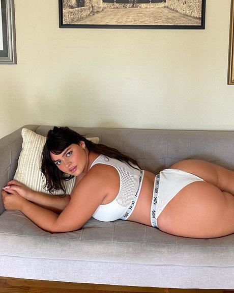 Bellaagolden pornstar sex photos