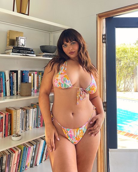 Bellaagolden star nudes photo