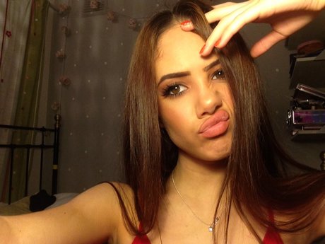 Saoirse Alicia Behzadi_ pornstar nude pictures