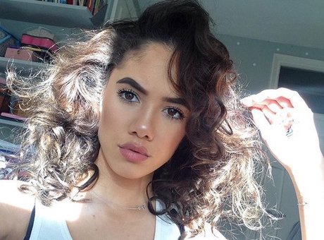 Saoirse Alicia Behzadi_ perfect star photo