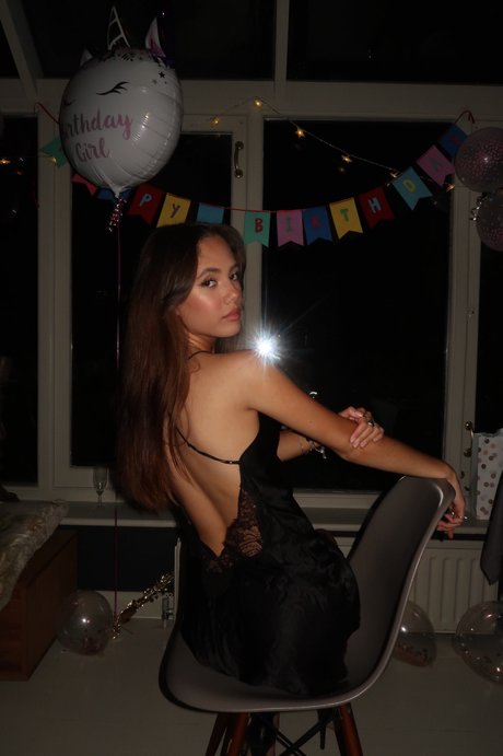 Saoirse Alicia Behzadi_ model art pic