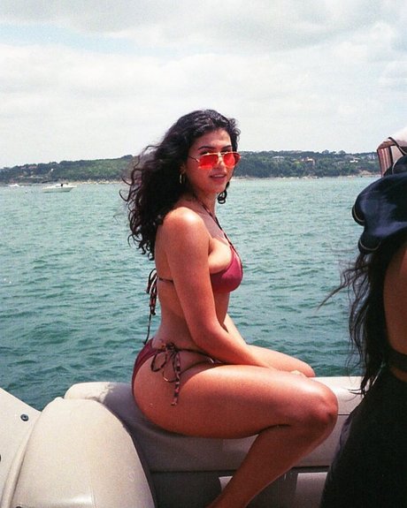 Taleen Quick model image