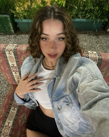 Aleynakutluay free model pictures