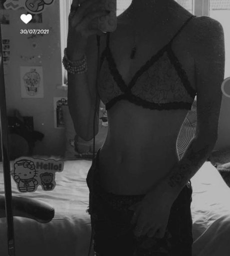 _Bat Brookes_ perfect star picture