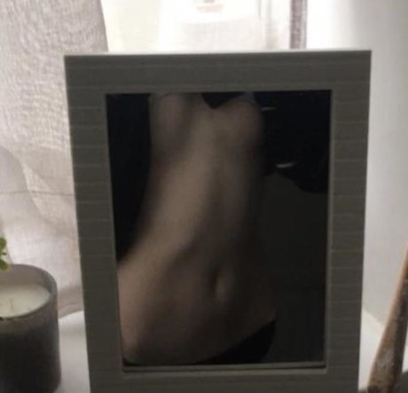 _Bat Brookes_ naked actress image