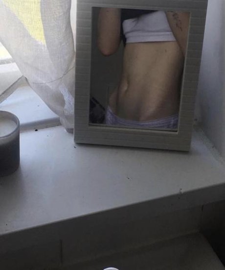 _Bat Brookes_ xxx model img