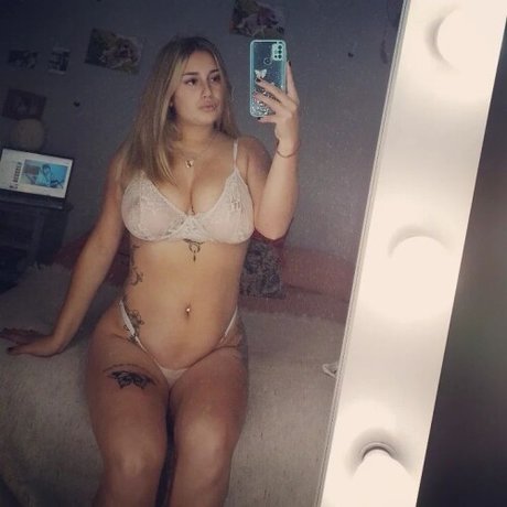 Karen Mulys_ star high quality img